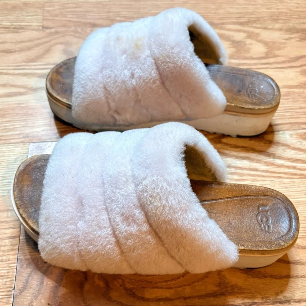 UGG Women's Pale Pink Furry Slippers Size 8.5 - Picture 4 of 13